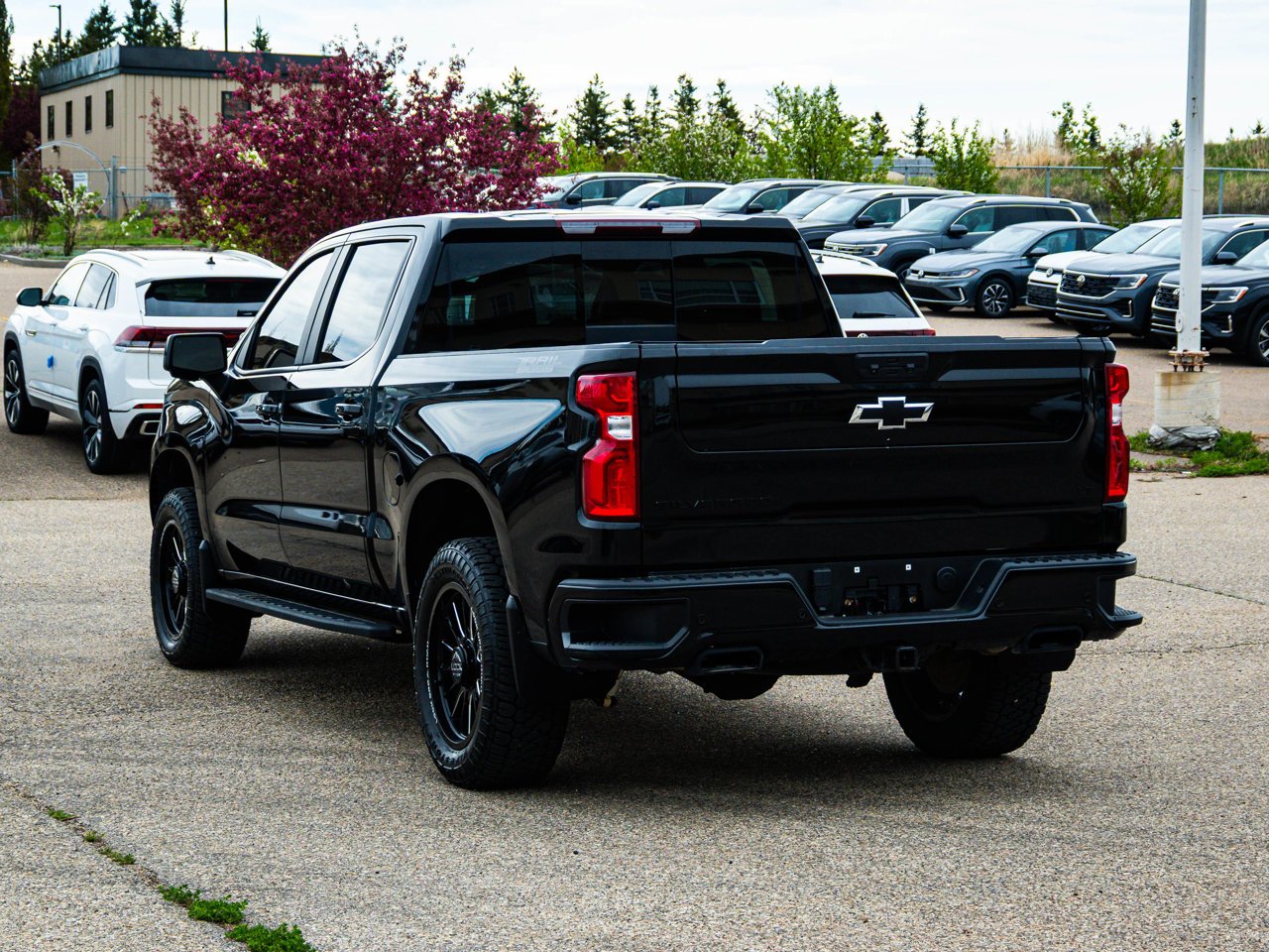 2024 Chevrolet Silverado 1500 4WD Crew Cab 147 LT Trail Boss Black Sherwood Park - photo #10