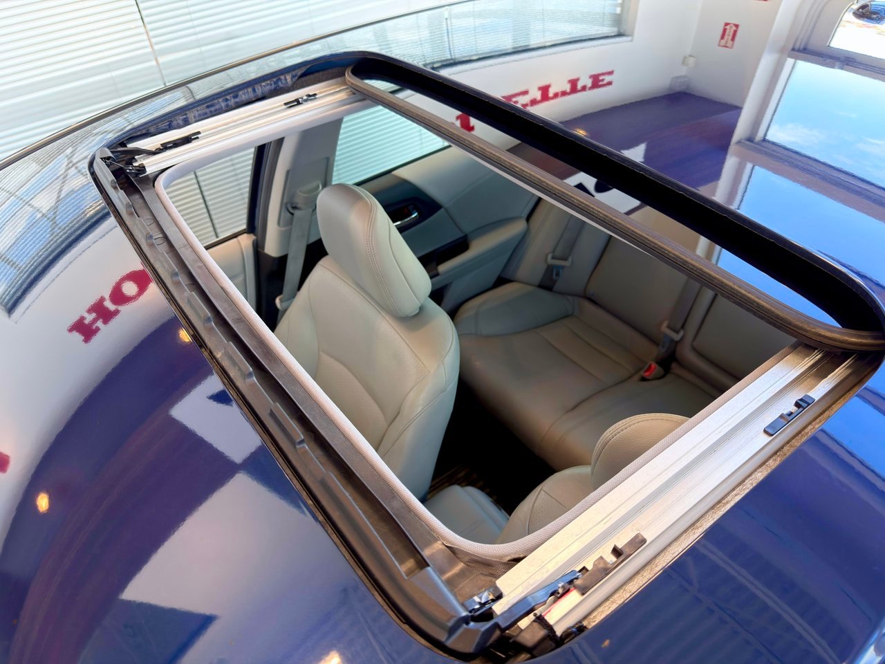 Honda Accord Sedan 2017 Bleu Notre-Dame-des-Prairies - photo #2