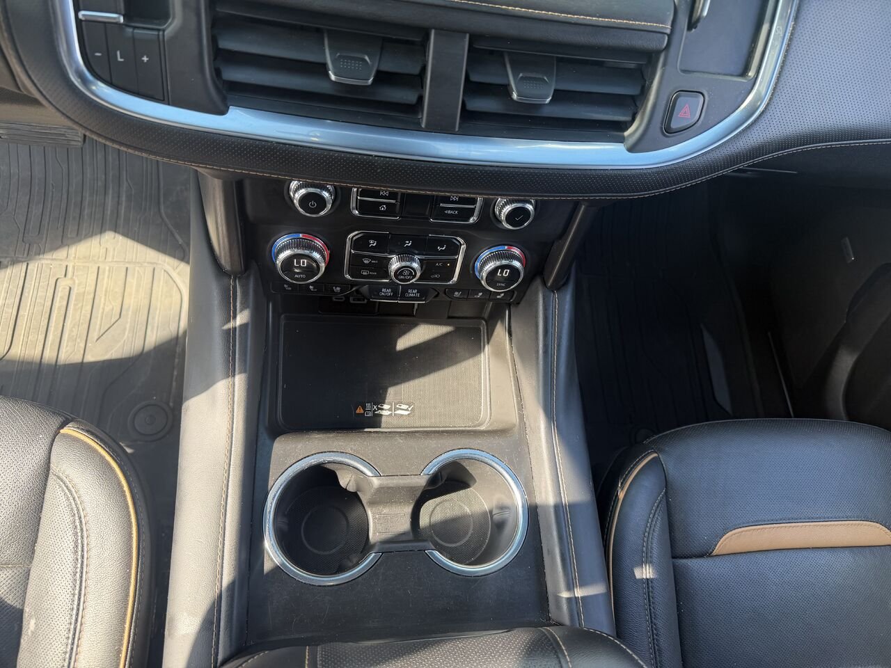 2023 GMC YUKON AT4 AT4 4 portes 4RM White Ottawa & Gatineau - photo #4