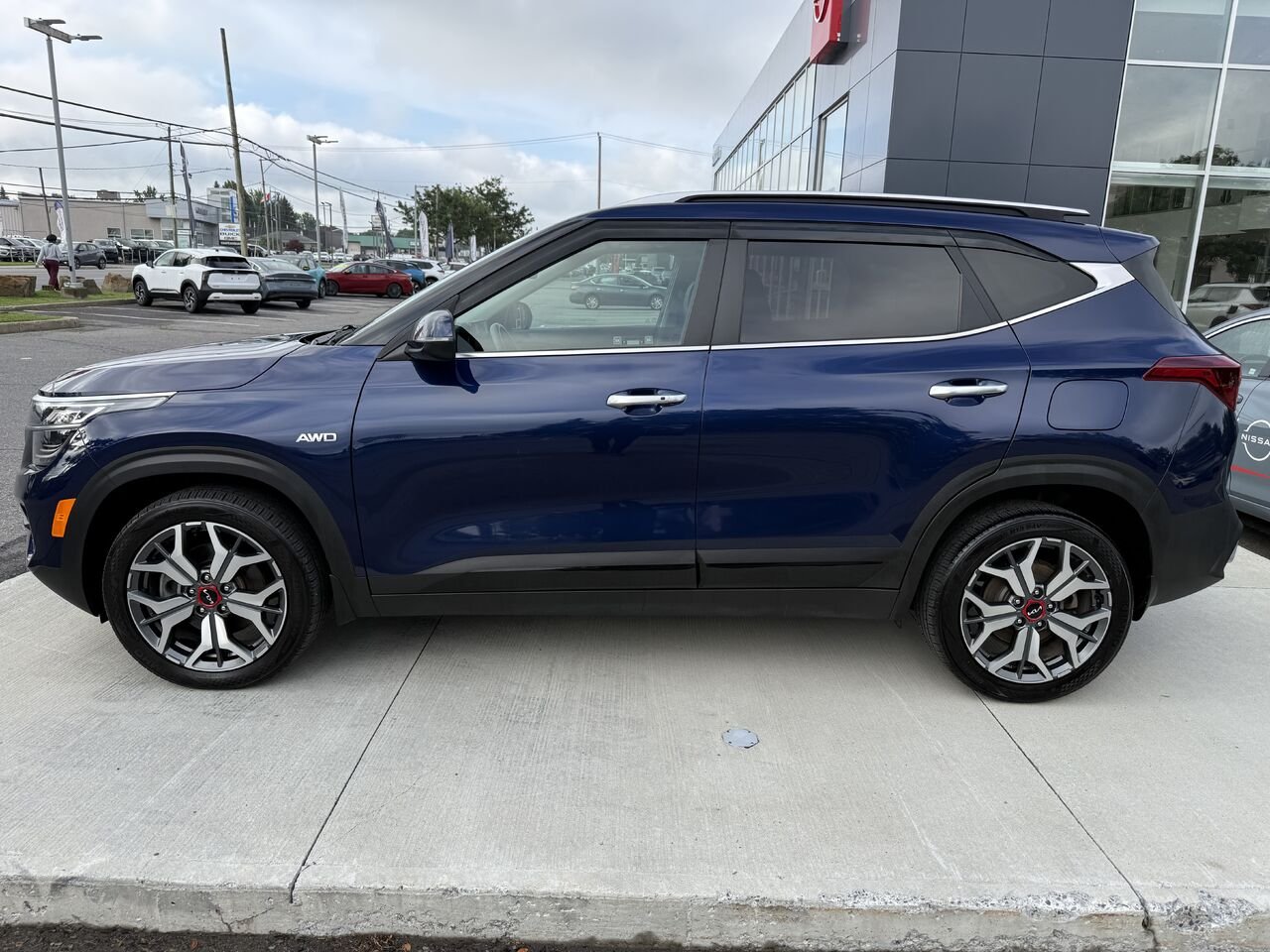 2023 Kia Seltos SX Turbo TI avec intérieur noir Blue Châteauguay - photo #1