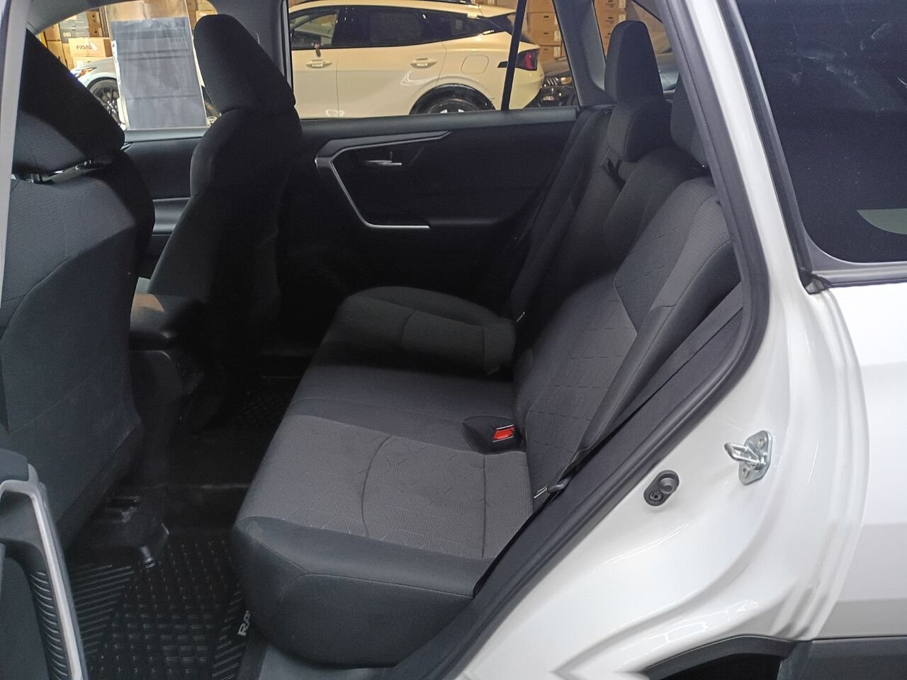 2021 Toyota RAV4 White Blainville - photo #15
