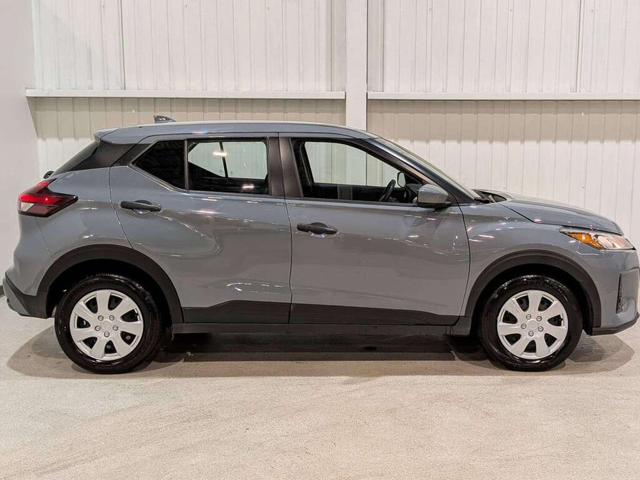 2024 Nissan Kicks Grey