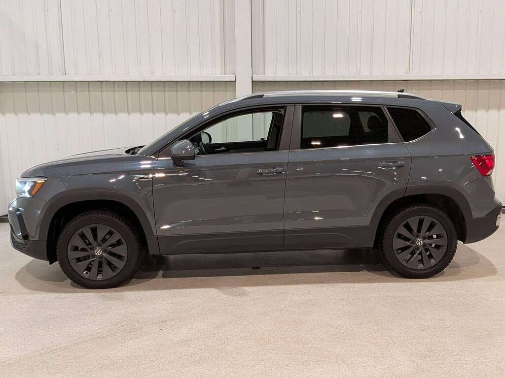 2024 Volkswagen Taos Comfortline 4MOTION Grey Val-David - photo #2