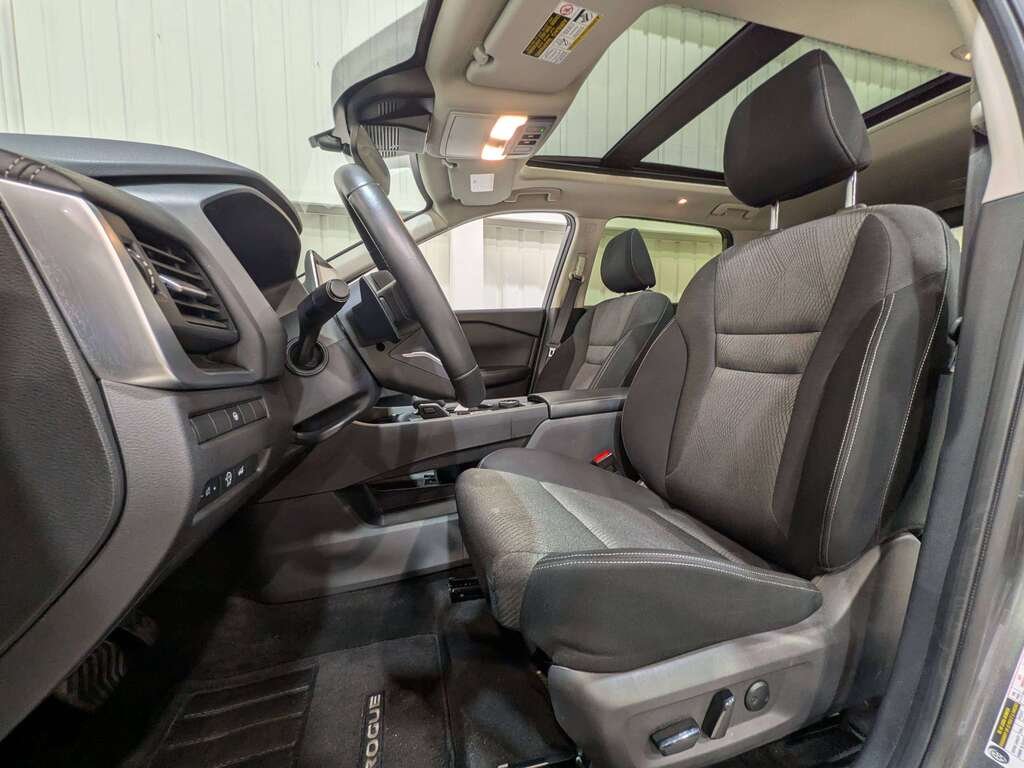 2024 Nissan Rogue AWD SV Moonroof Grey Val-David - photo #1
