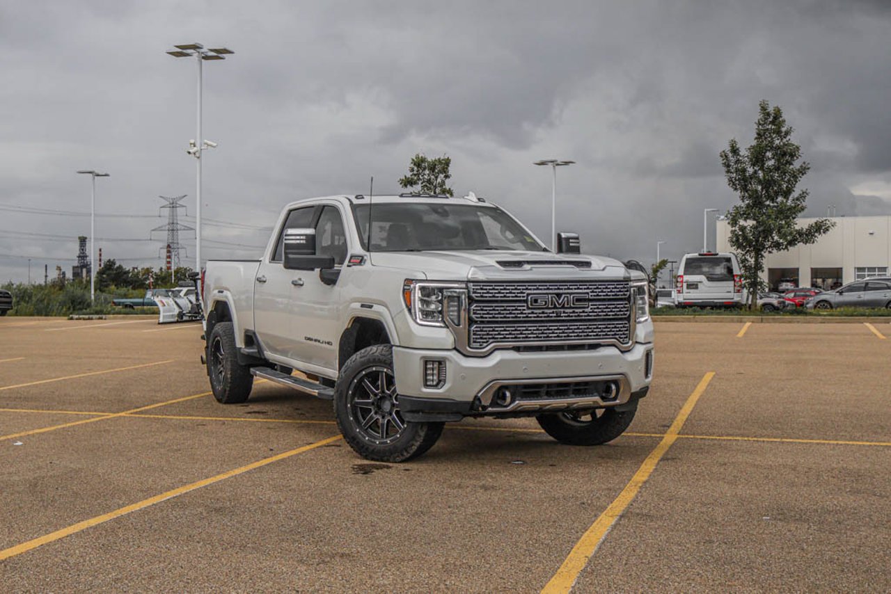 2023 GMC Sierra 2500HD 4WD Crew Cab 159 Denali White Sherwood Park - photo #1