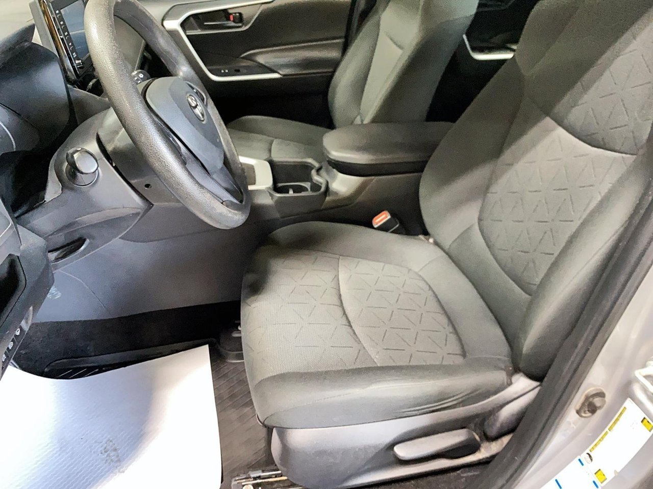 Toyota RAV4 NIV 2T3BWRFV8NW145207 2022 Gris Chicoutimi - photo #9