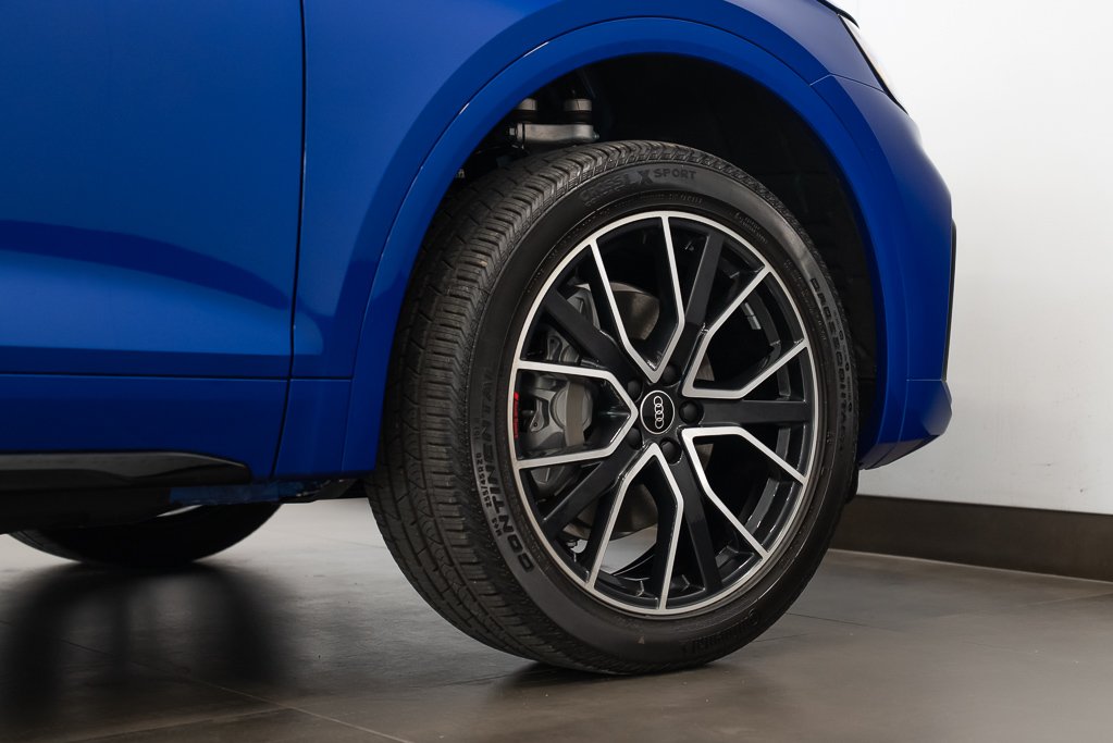 Audi Q5 Technik 45 TFSI quattro / Very LOW KM 2023 Bleu Kirkland - photo #6
