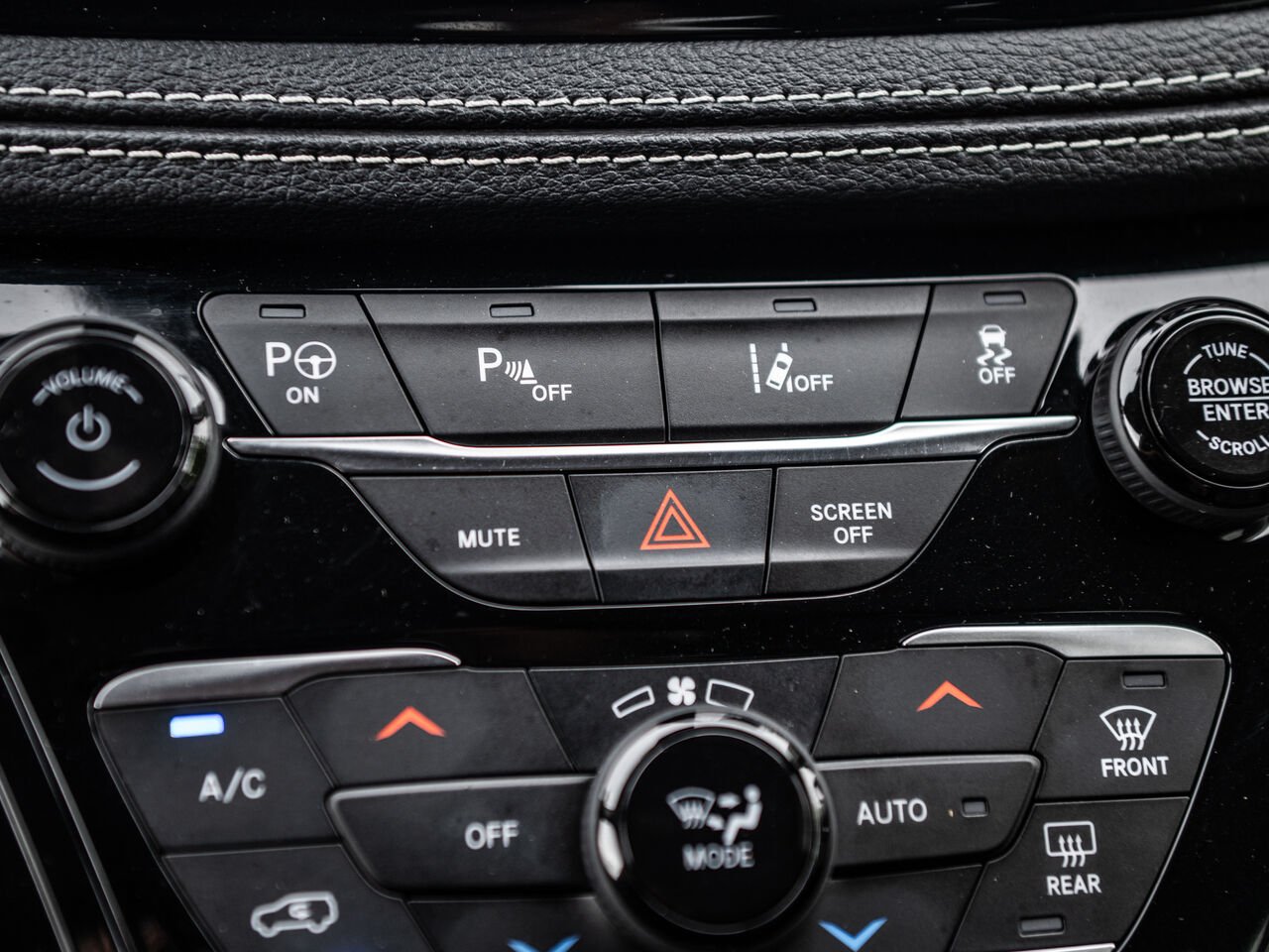 2023 Chrysler Pacifica Hybrid Blue Sainte-Julienne - photo #25