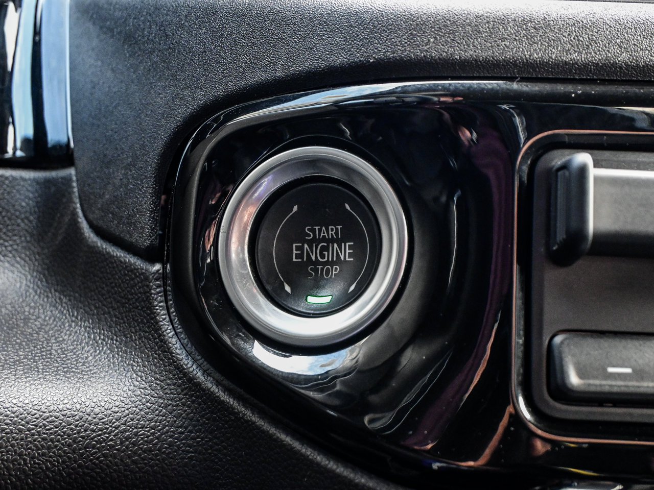 2024 GMC Sierra 1500 4WD Crew Cab 147 Elevation Black Sherwood Park - photo #25