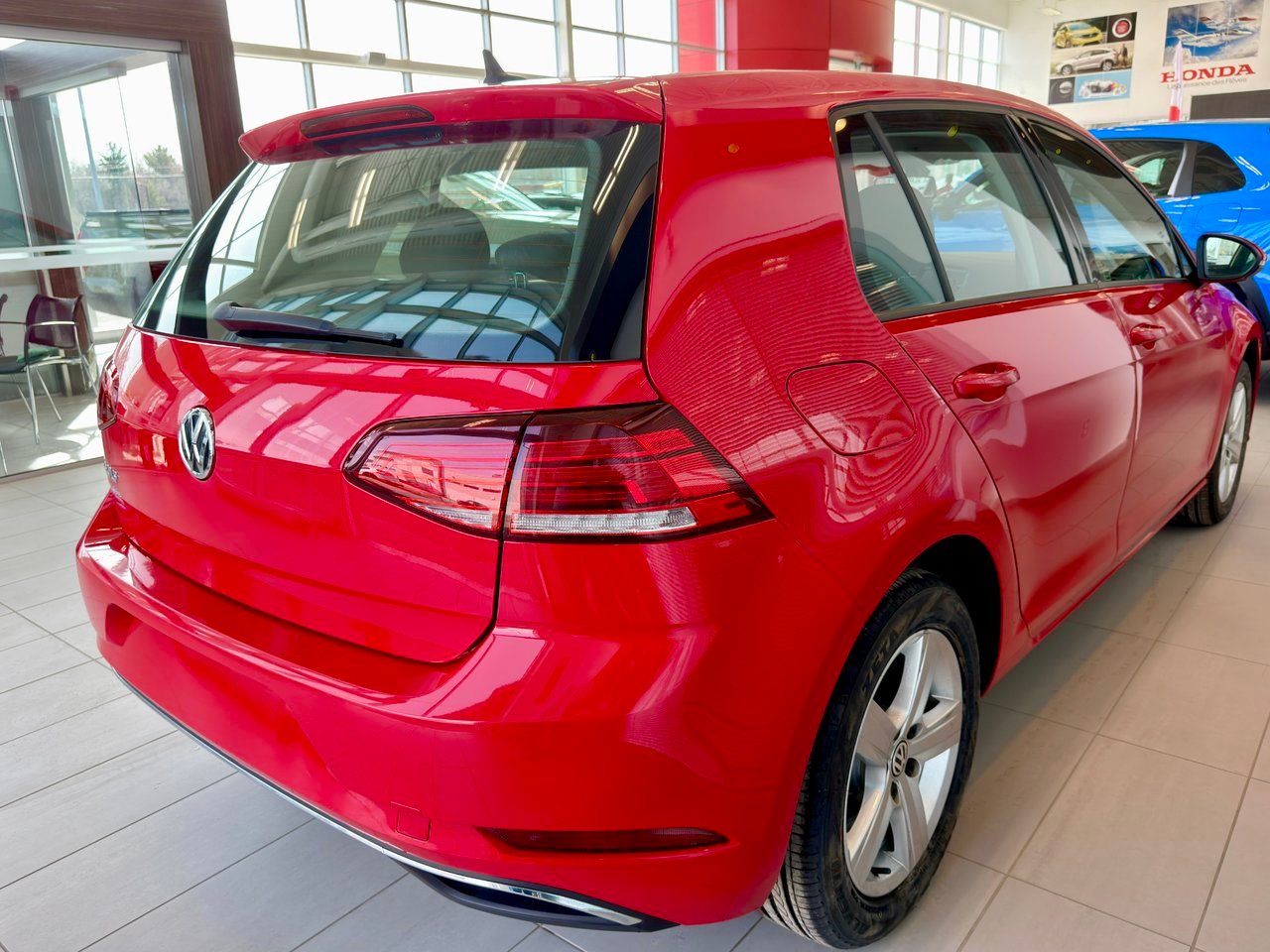 2021 Volkswagen Golf Red Notre-Dame-des-Prairies - photo #10