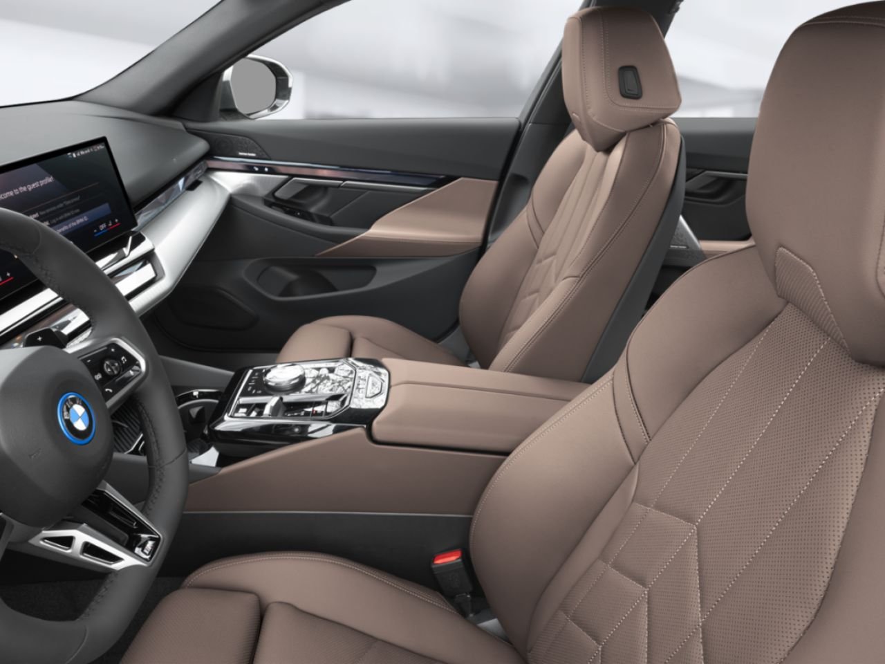 BMW Série 5 550e xDrive 2027 Noir saphir métallisé Blainville - photo #4