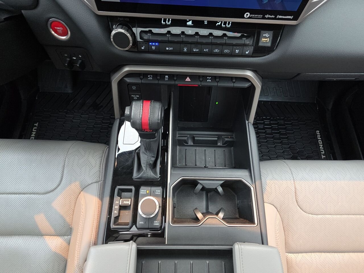 2022 Toyota Tundra Limited Double Cab 4x4, Navigation, sièges ventilés, sièges en cuir Black Val-David - photo #11