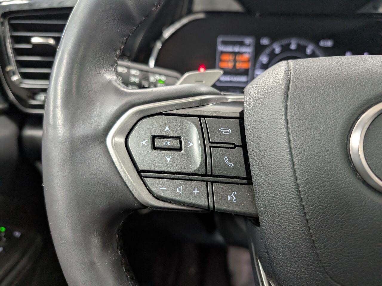 Lexus NX NX 350/SIÈGES CHAUFFANTS ET VENTILLÉS/TOIT OUVRANT/VOLANT CHAUFFANT 2022 Blanc Sherbrooke - photo #13