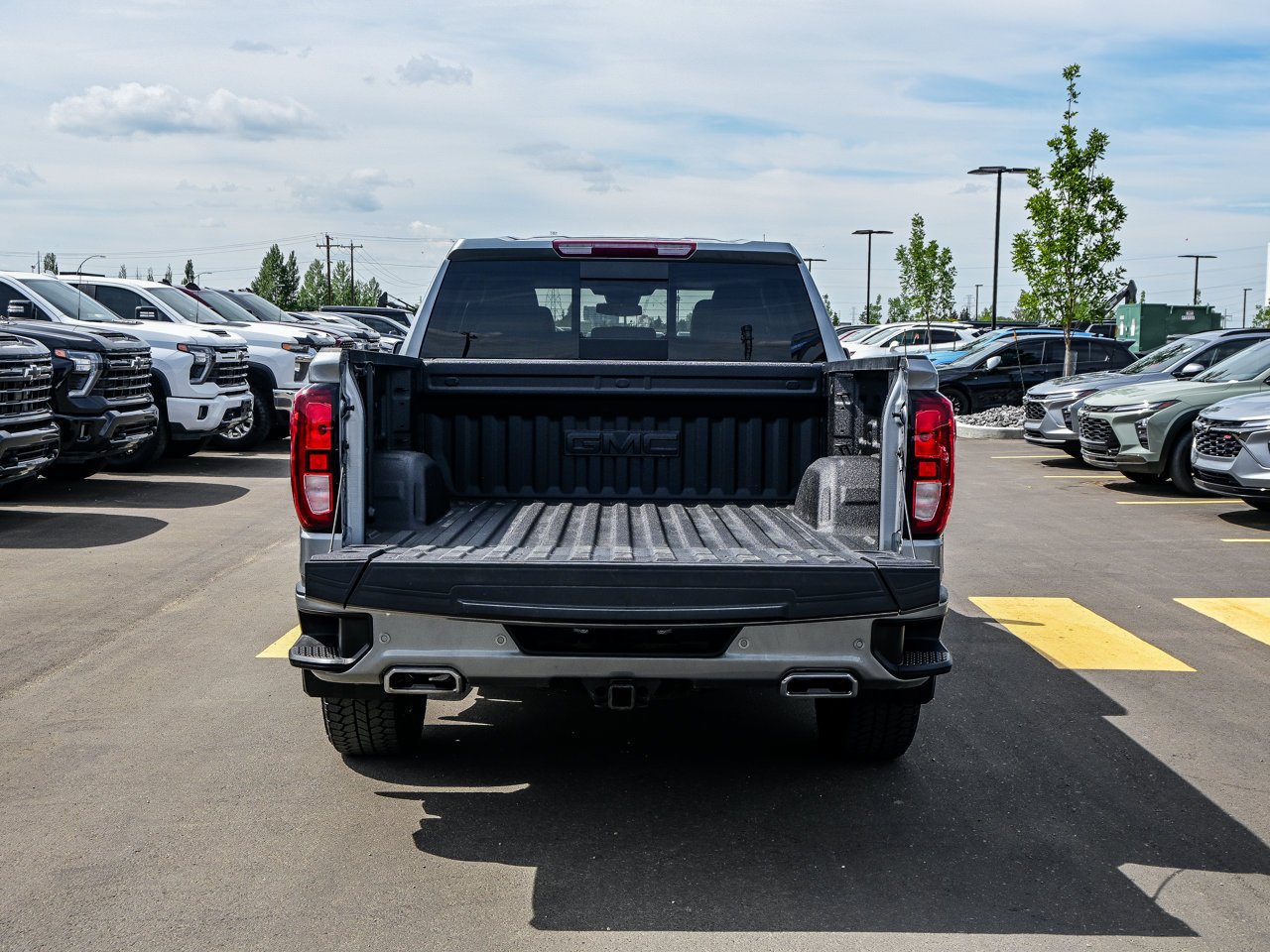 2024 GMC Sierra 1500 4WD Crew Cab 147 Elevation Grey Sherwood Park - photo #13