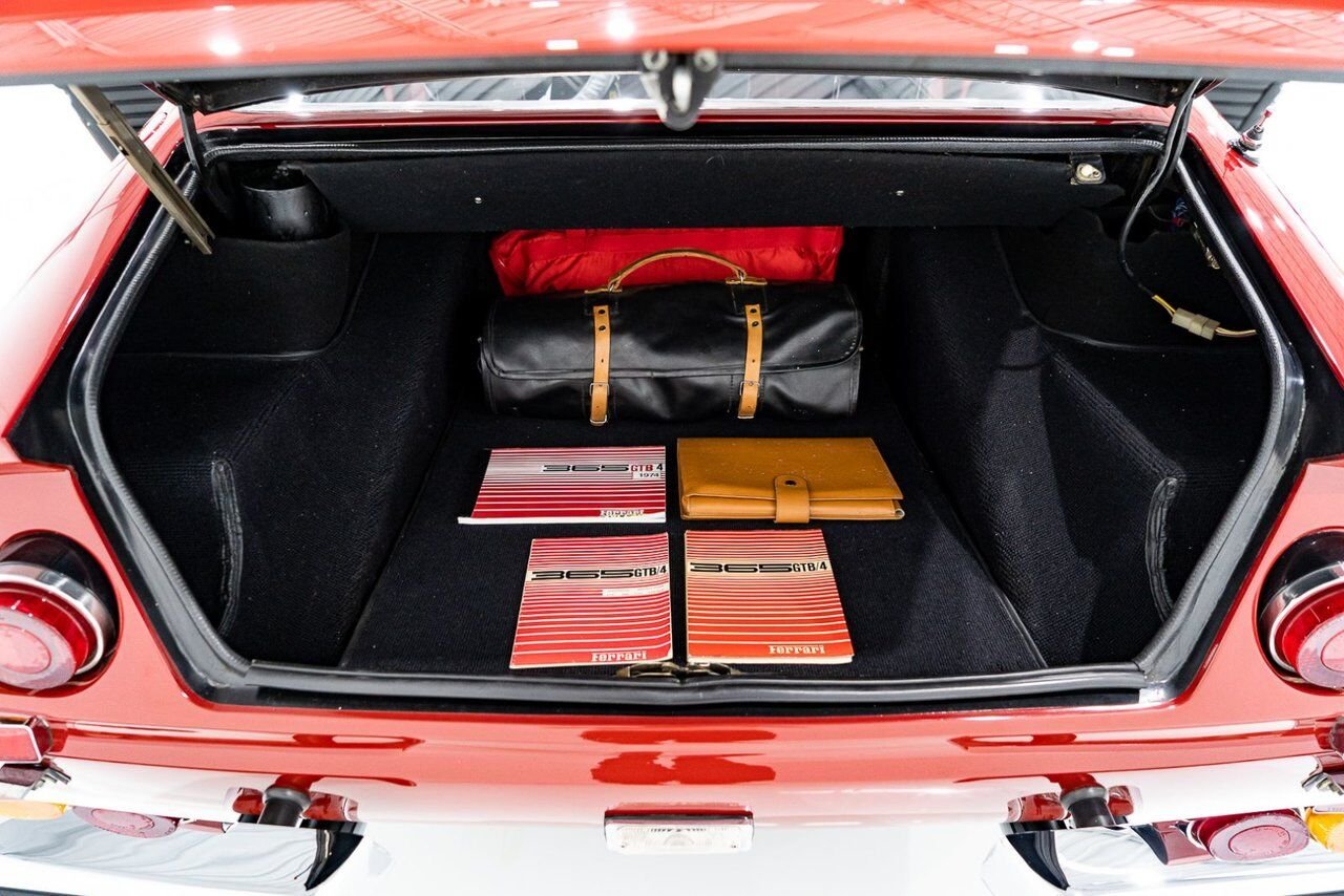 1973 Ferrari 365 GTB4 Daytona 18,301 miles With Orig Books/Tools/ Carbs / Filter Box Red Montreal - photo #21