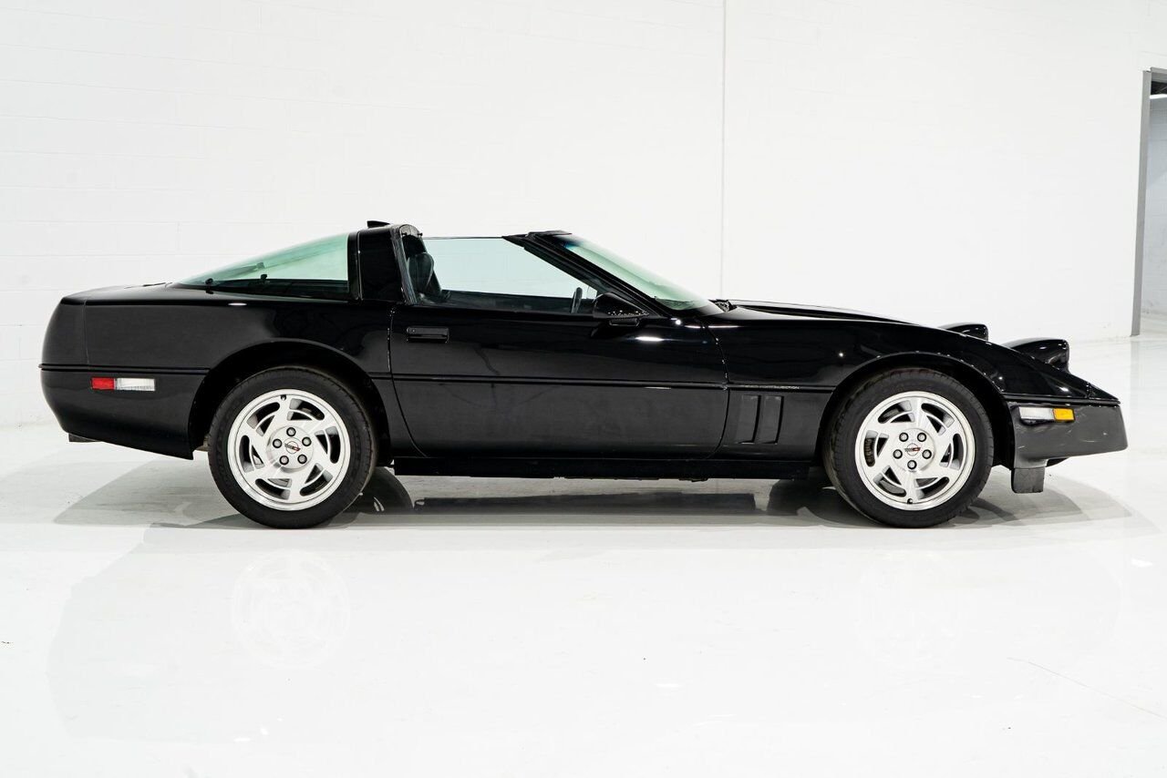 Chevrolet Corvette ZR1 | PRIX EN USD 1990 Noir Montréal - photo #28