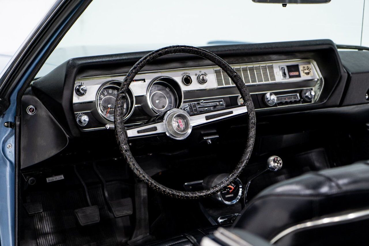 1966 Oldsmobile 442 PRIX EN USD | Matching# 400cu.in. 4-Speed Blue Montreal - photo #10
