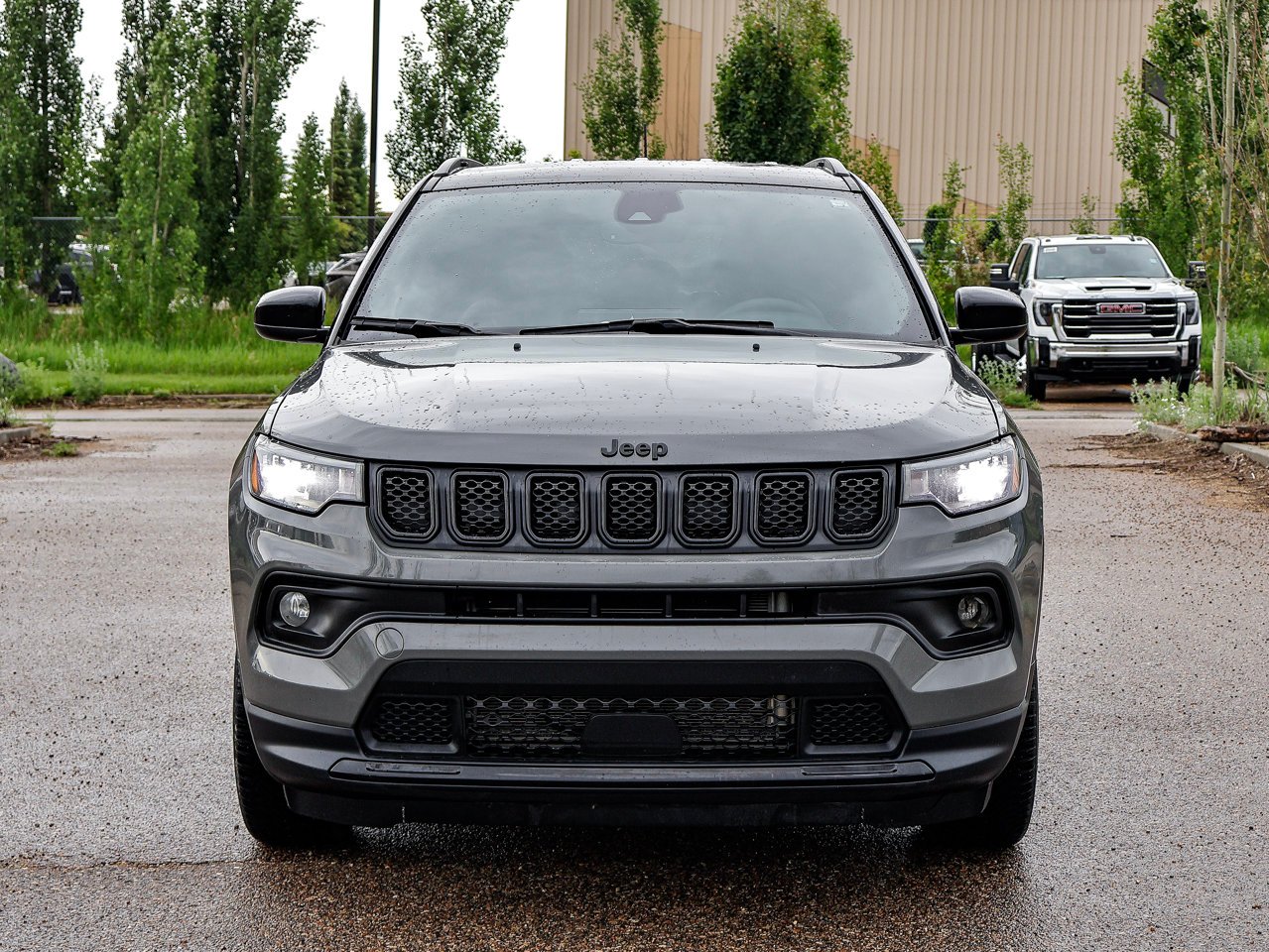 2023 Jeep Compass Altitude 4x4 Grey Sherwood Park - photo #2