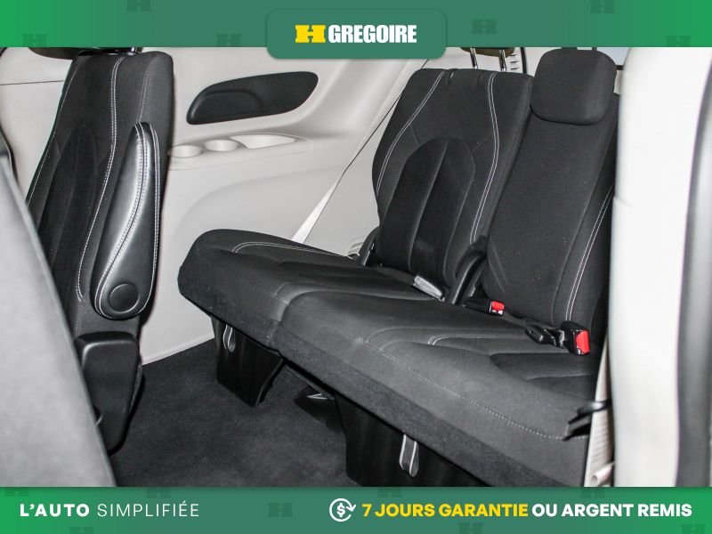 2024 Chrysler Grand Caravan Black Blainville - photo #18