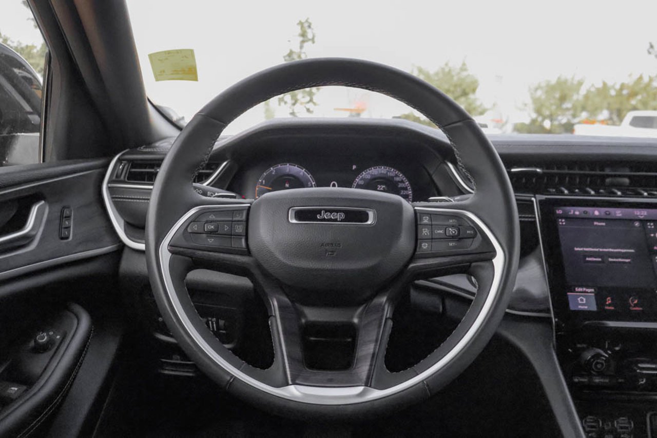2024 Jeep Grand Cherokee L Limited 4x4 Blue Sherwood Park - photo #18