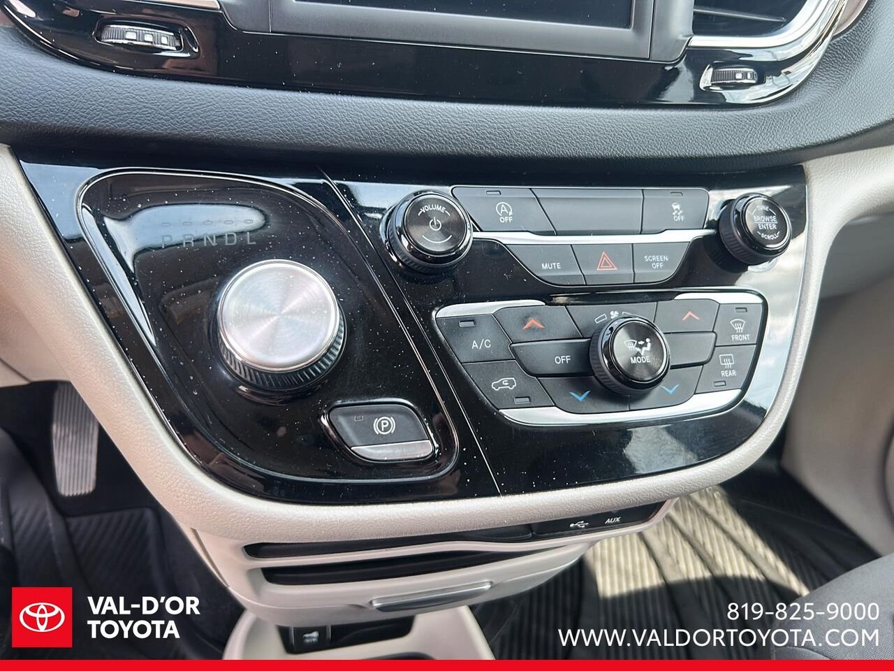 2019 Chrysler Pacifica LX 2RM Silver Val-d'Or - photo #11