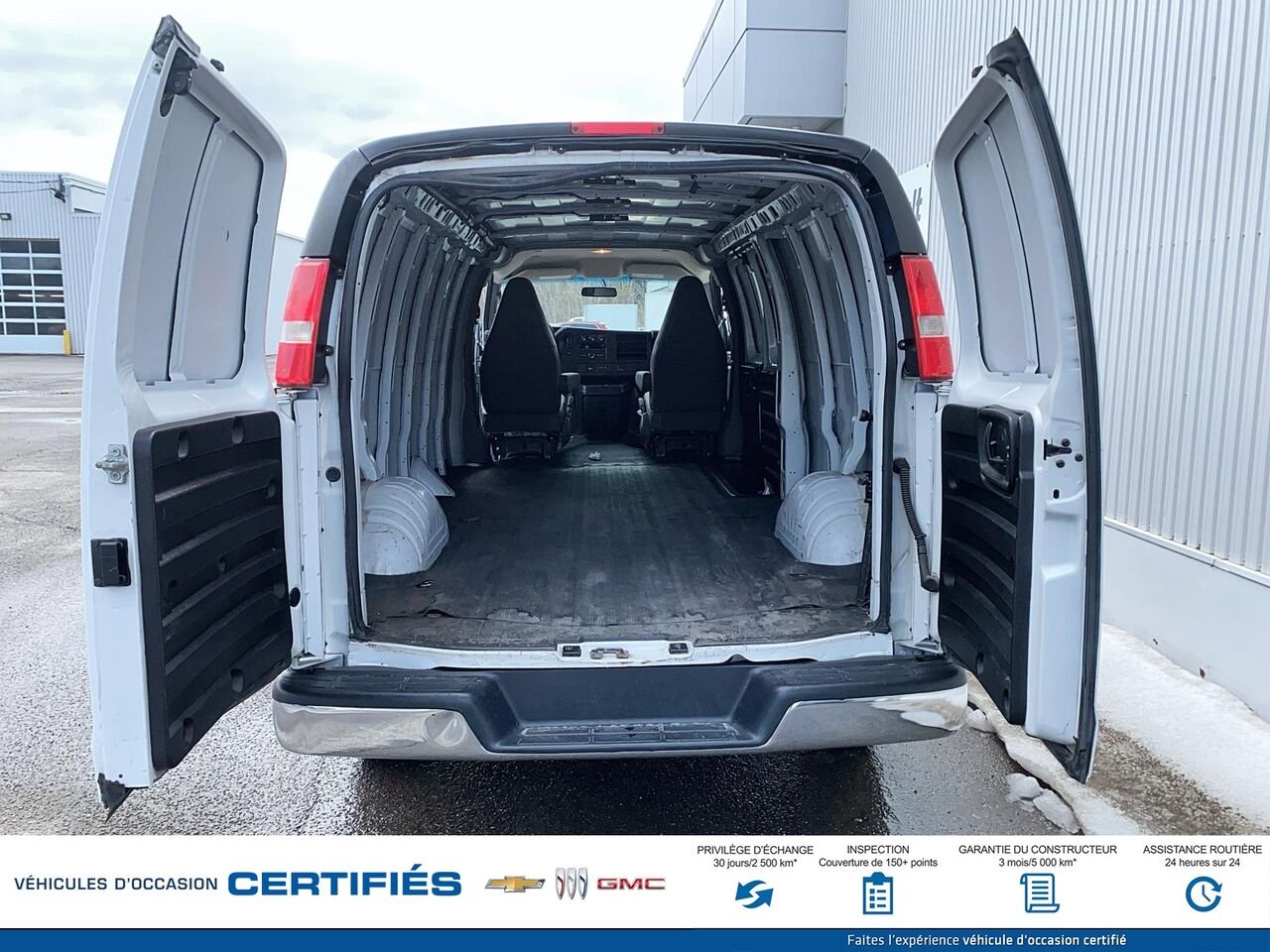 2019 GMC Fourgonnette Savana utilitaire Traction arrière 2500 155 po White Montmagny - photo #6