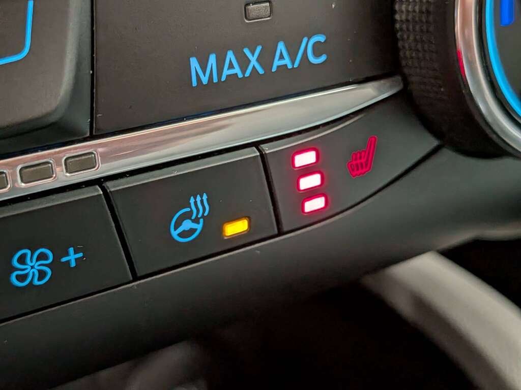 2024 Ford Escape Active AWD Red Val-David - photo #2