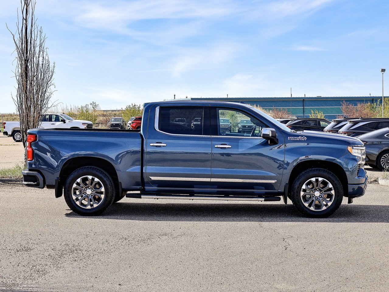 2024 Chevrolet Silverado 1500 4WD Crew Cab 147 High Country Blue Sherwood Park - photo #13