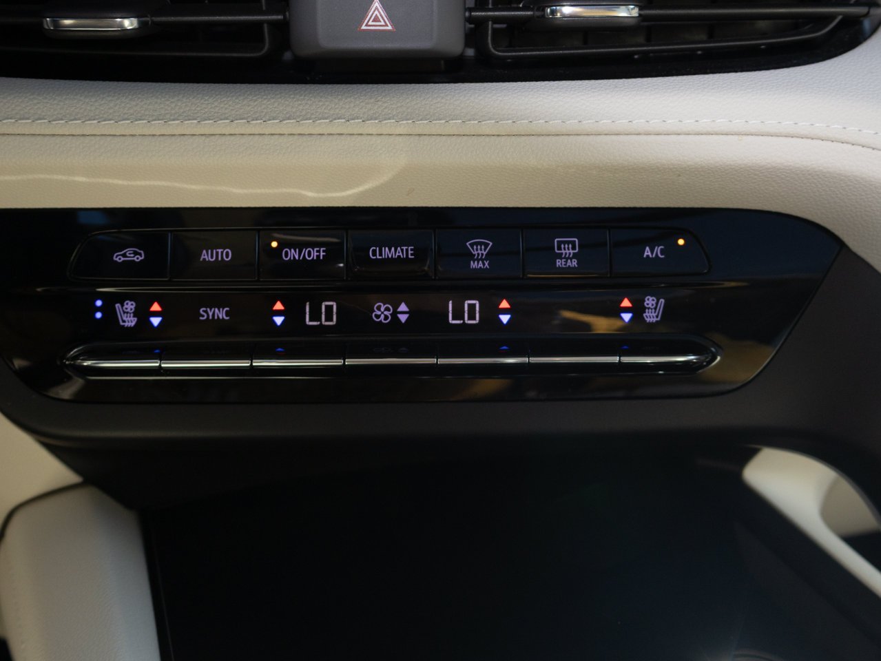 2022 Buick Envision AWD 4dr Avenir Black Sherwood Park - photo #30