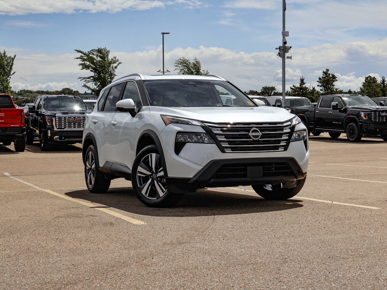 2024 Nissan Rogue AWD SV Moonroof White Sherwood Park - photo #1