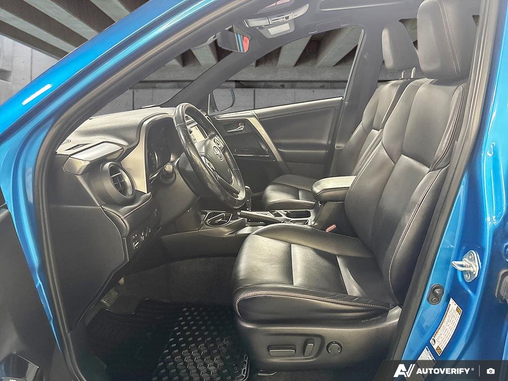 2018 Toyota RAV4 2602013B | Hybrid SE 08X7 ELECTRIC STO Edmonton - photo #19