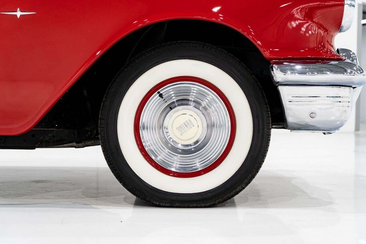 Pontiac Starchief **PRIX EN USD** Beautifully presented from former restoration 1955 Blanc Montréal - photo #46