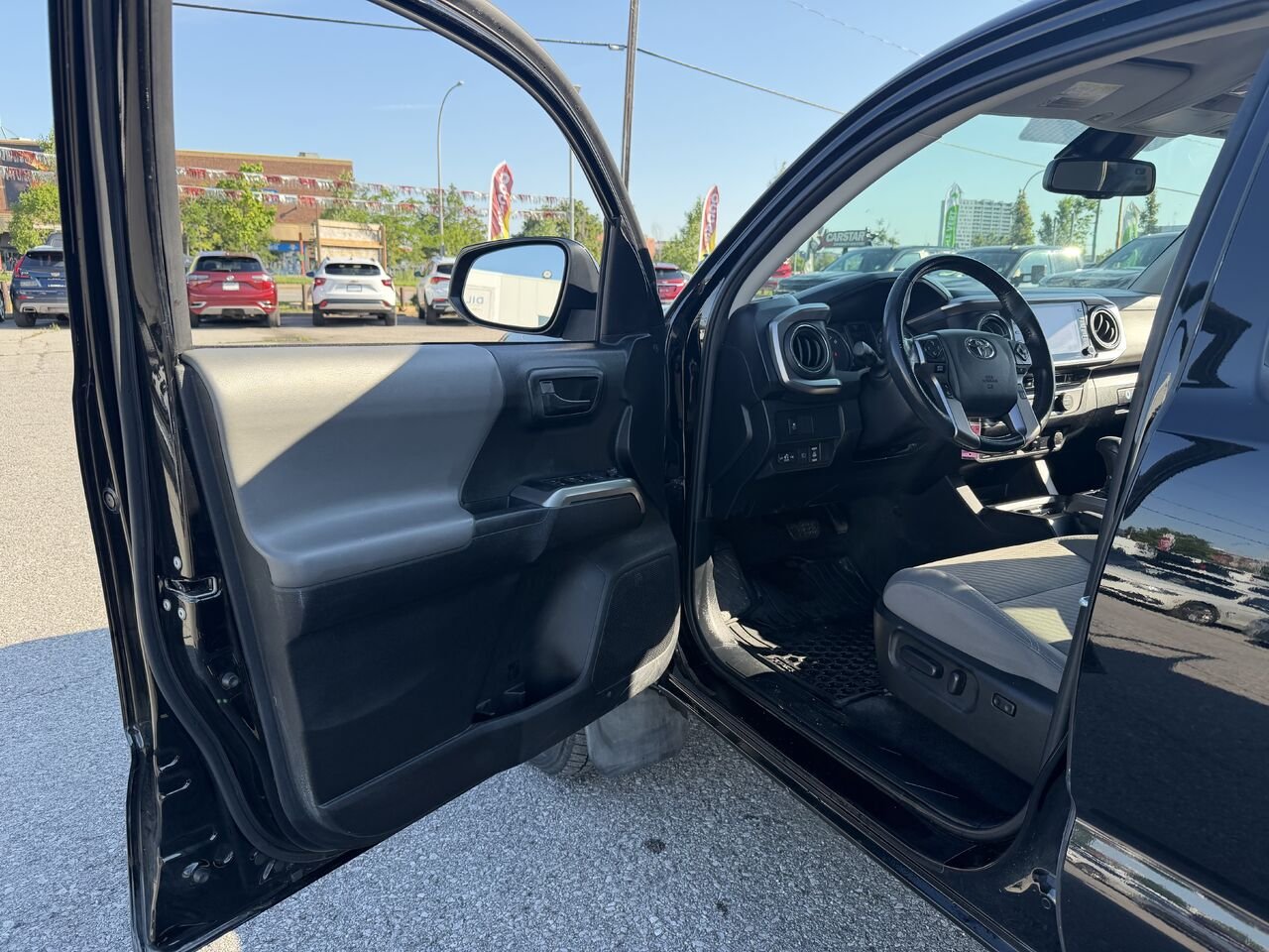 TOYOTA TACOMA DBL CAB SR5/TRD Double Cab 4x4 BA 2022 Noir Ottawa & Gatineau - photo #1