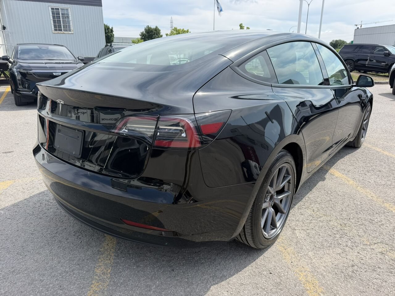 2021 Tesla Model 3 STANDARD RANGE PLUS Black Laval - photo #9