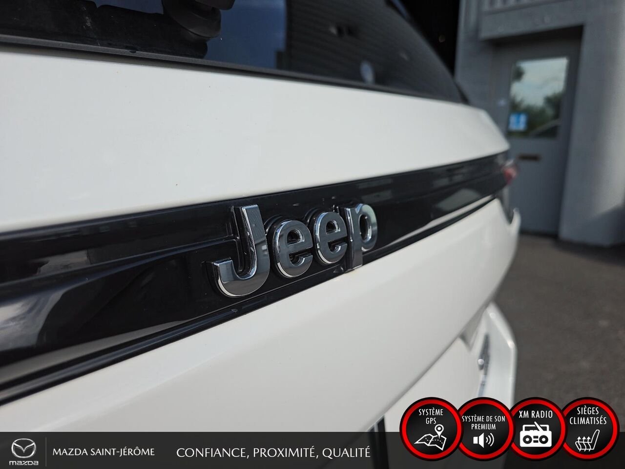 Jeep Grand Cherokee Overland | TOIT PANORAMIQUE | CUIR | 4X4 | 2023 Blanc Saint-Jérôme - photo #7