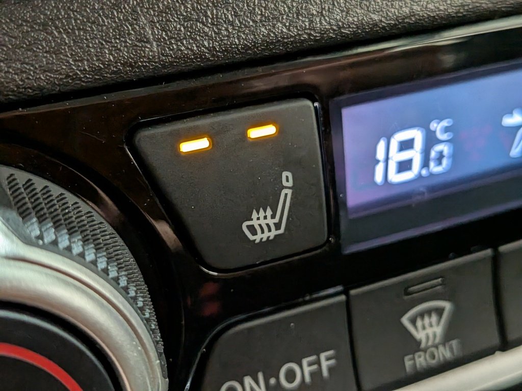 2020 Nissan Kicks SR FWD Red Val-David - photo #2