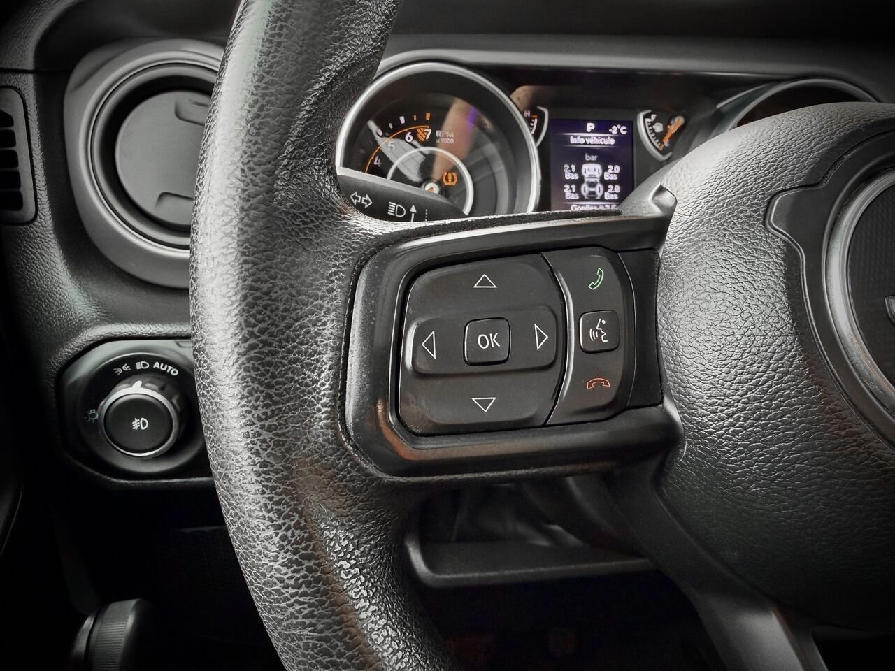Jeep Wrangler 2022 Argent Notre-Dame-des-Prairies - photo #20
