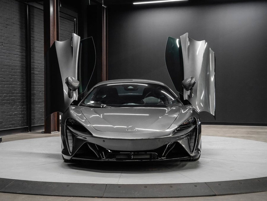 2023 McLaren Artura 2023 Grey