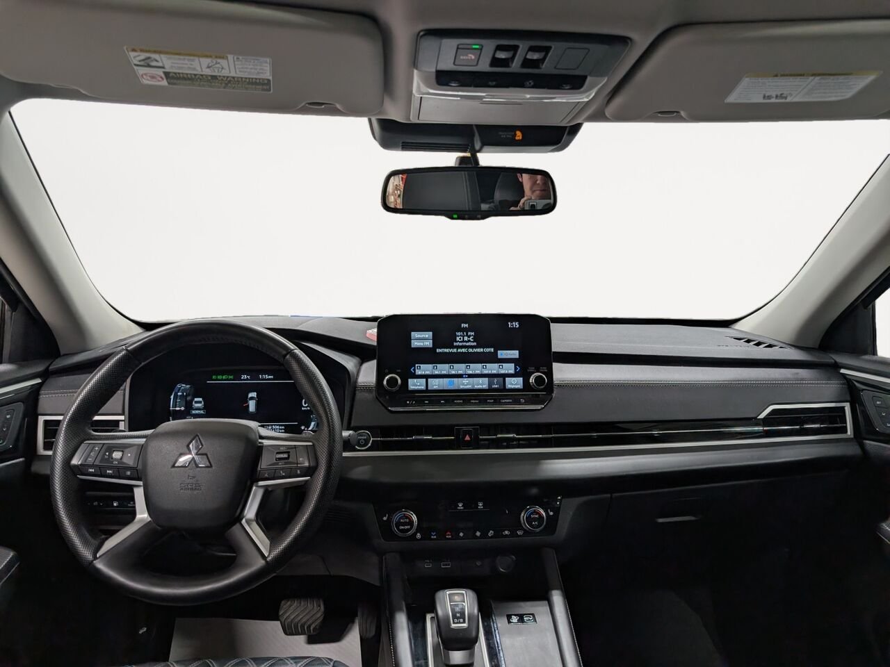Mitsubishi Outlander PHEV SEL/SIÈGES CHAUFFANTS/ TOIT OUVRANT PANORAMIQUE/VOLANT CHAUFFANT/CAMÉRA DE RECUL/AC 2025 Noir Sherbrooke - photo #9