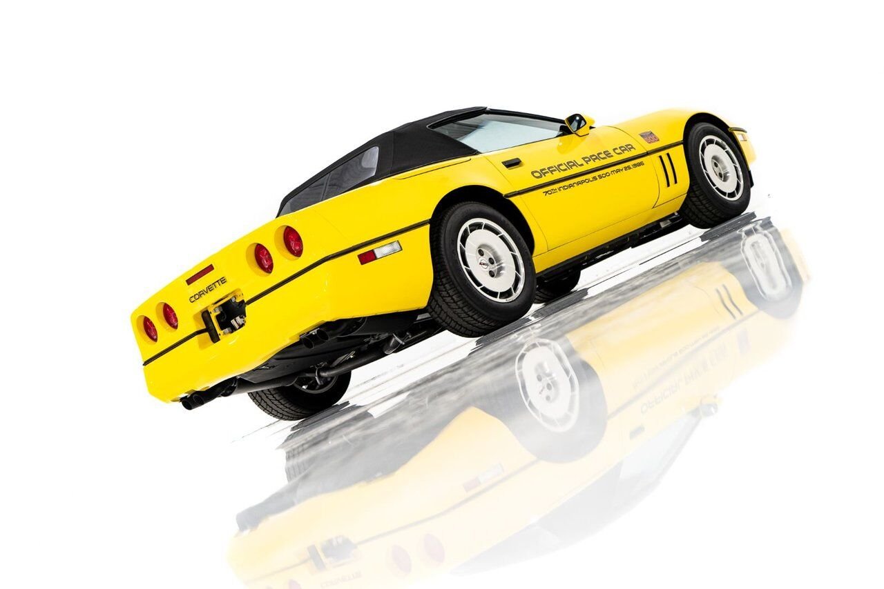 Chevrolet Corvette Pace Car livery with only 17,380km (10,800miles) 1986 Jaune Montréal - photo #28