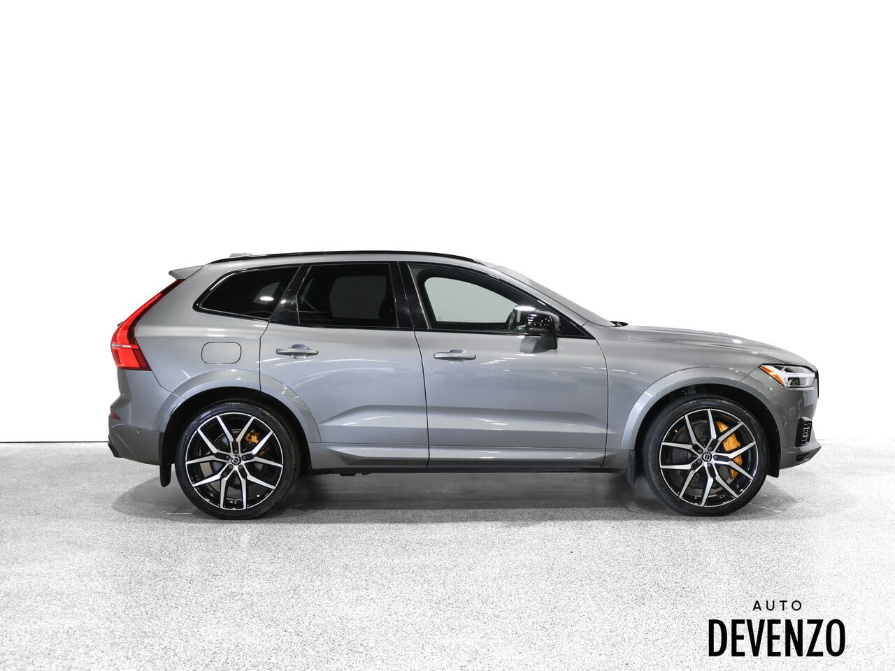 2020 Volvo XC60 Grey Saint-Eustache - photo #1