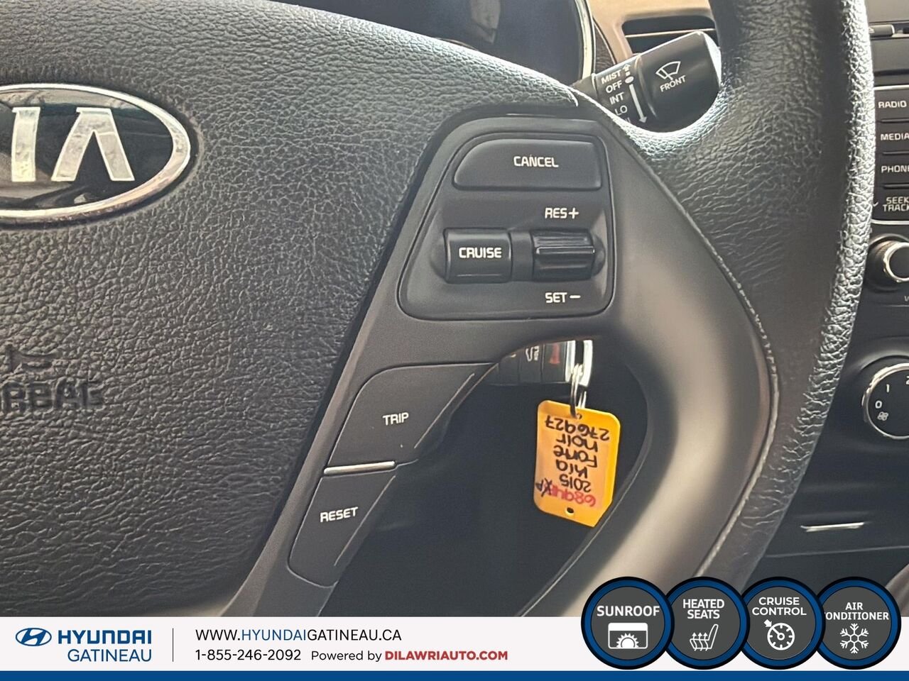 Kia Forte LX+ *** bas millage ,toit ouvrant *** 2015 Noir Ottawa & Gatineau - photo #10