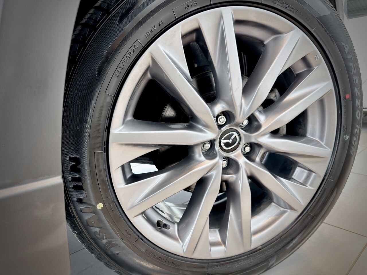2023 Mazda CX-9 Silver Notre-Dame-des-Prairies - photo #14