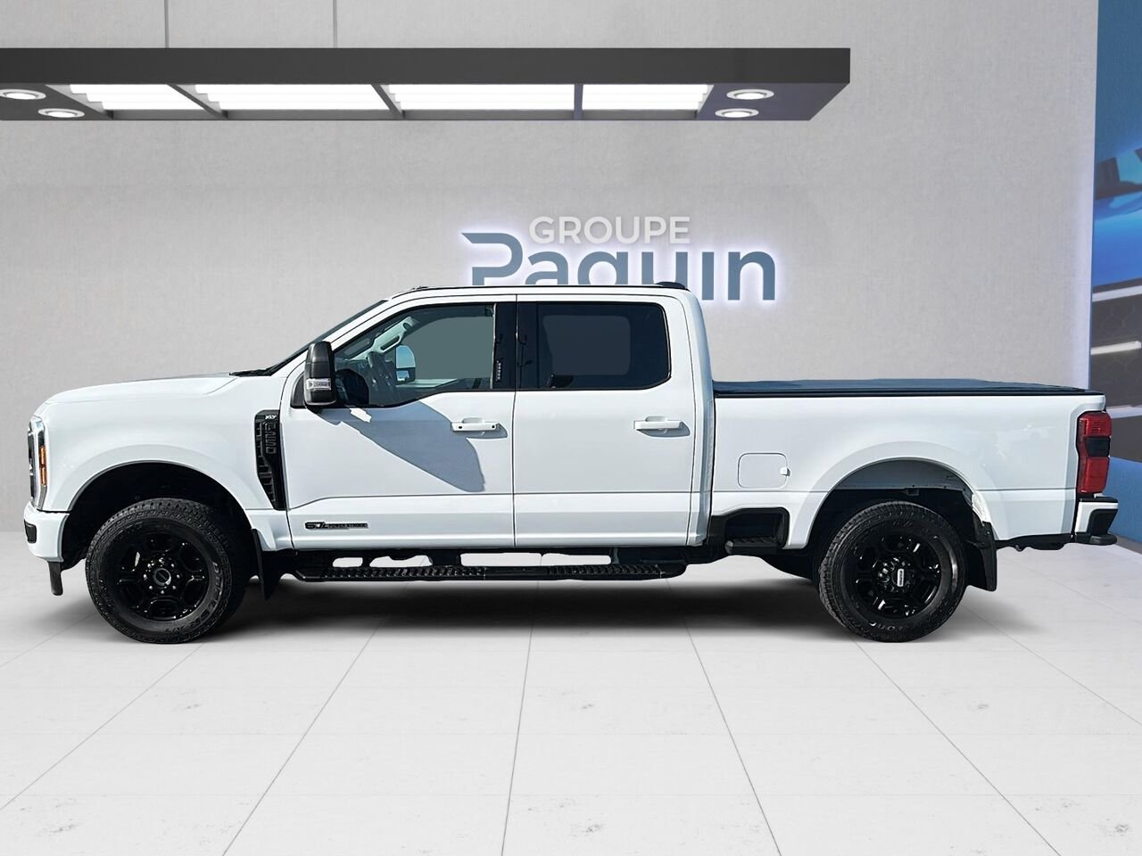 2023 Ford Super Duty F-250 SRW White Rouyn-Noranda - photo #4