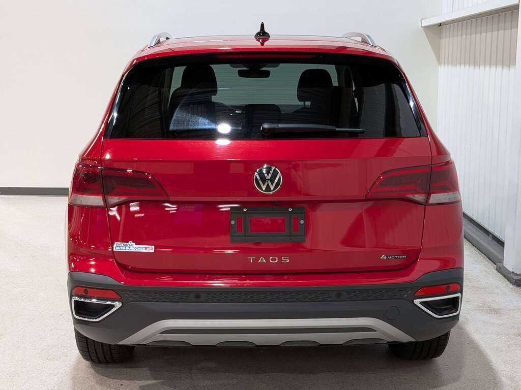 2024 Volkswagen Taos Highline 4MOTION Red Val-David - photo #4
