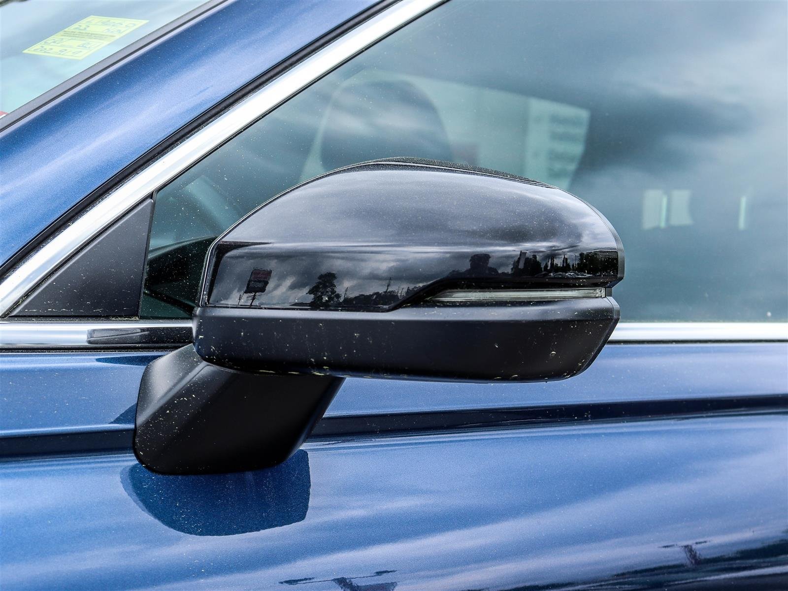 Honda CR-V hybride Touring 2023 Blue Ottawa & Gatineau - photo #25