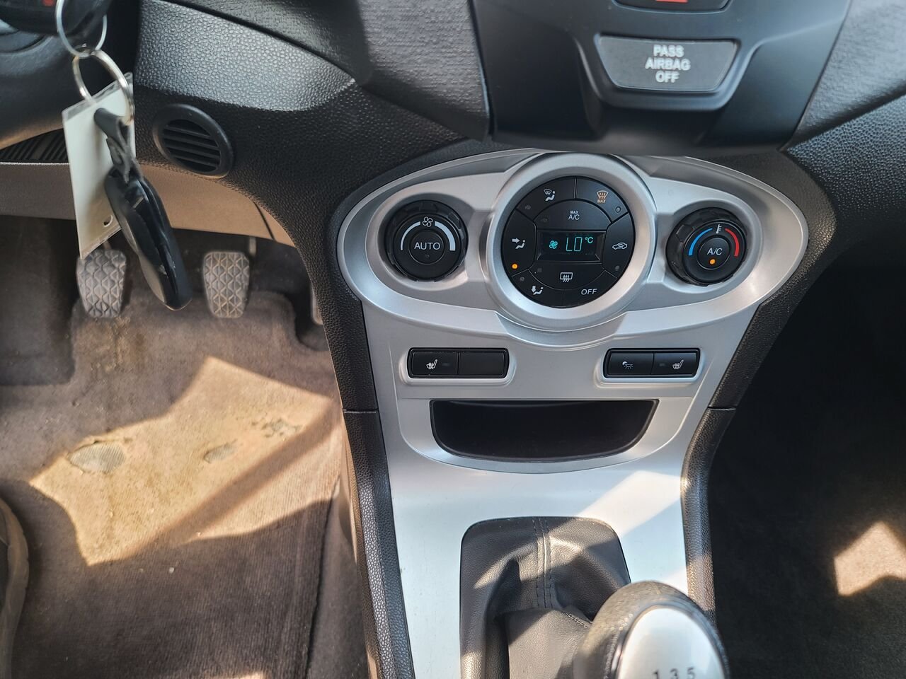 2017 Ford Fiesta Blue  - photo #13