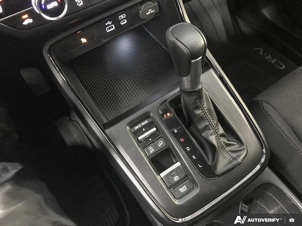 2025 Honda CR-V 2600960A | LX White Edmonton - photo #17