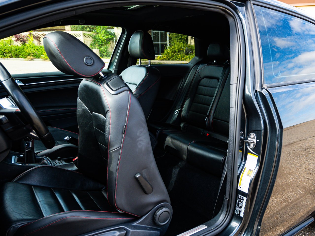 2015 Volkswagen Golf GTI 3dr HB Man gray Sherwood Park - photo #26