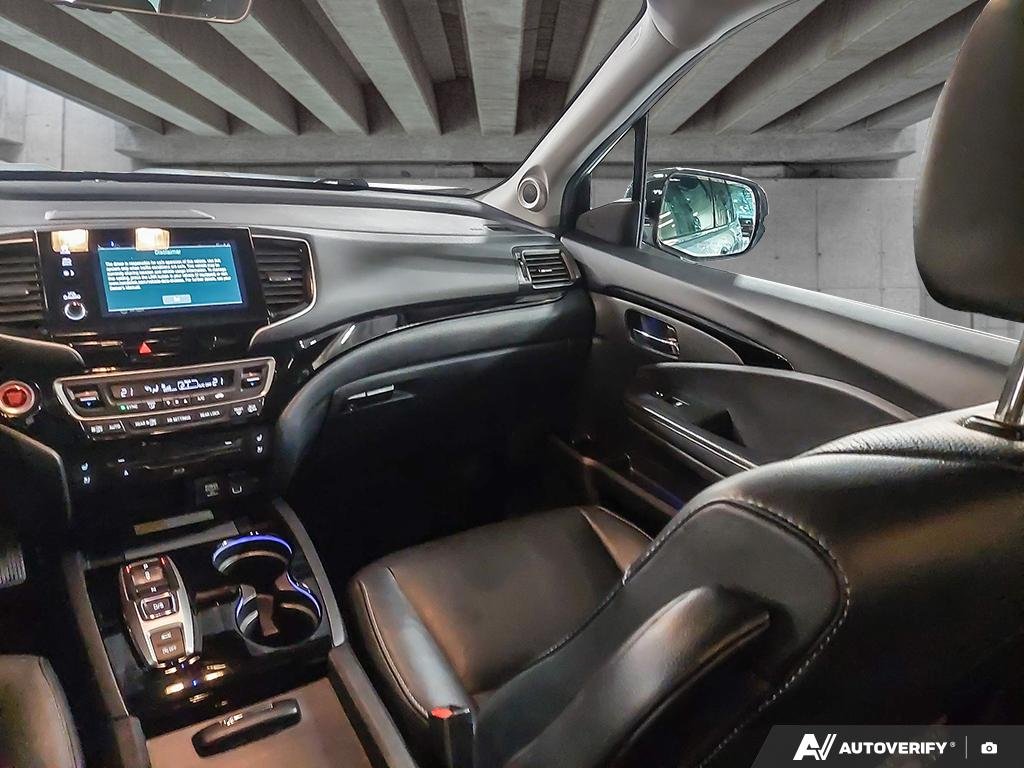 2020 Honda Pilot 2601975A | Touring 8-Passenger Silver Edmonton - photo #24
